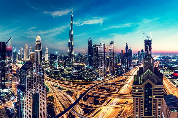 كم من المال النقدي تحتاج لشراء منزل في دبي؟